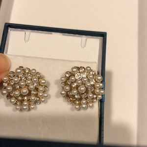 Pearls and crystals earrings